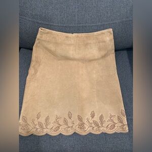 Vintage  Lord&Taylor 100% suede leather embroidered‎ hem skirt size 10(4/6)
